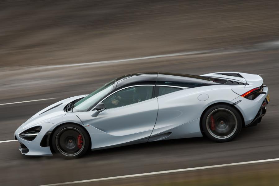  McLaren 720S Coupe Launch Edition 2017 года  (UK) (фото 7 из 34)